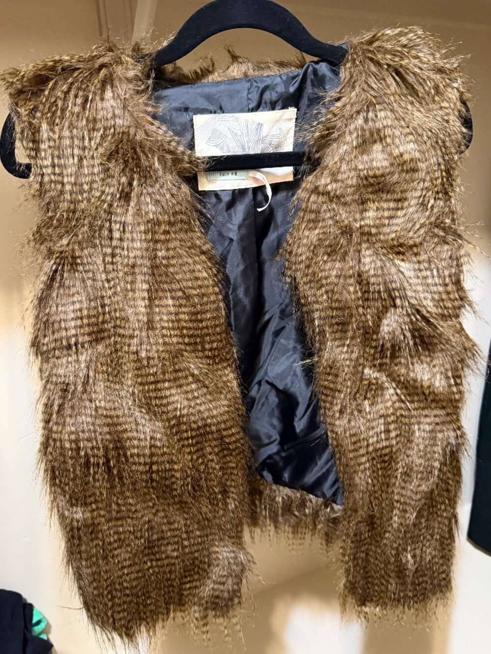 VTG Kimchi Blue Urban Outfitters Brown Shaggy Faux Fur Vest Boho Y2K XS